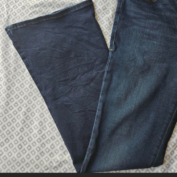 Good American X Dolly Joleans Flare Size 10 - Picture 4 of 6